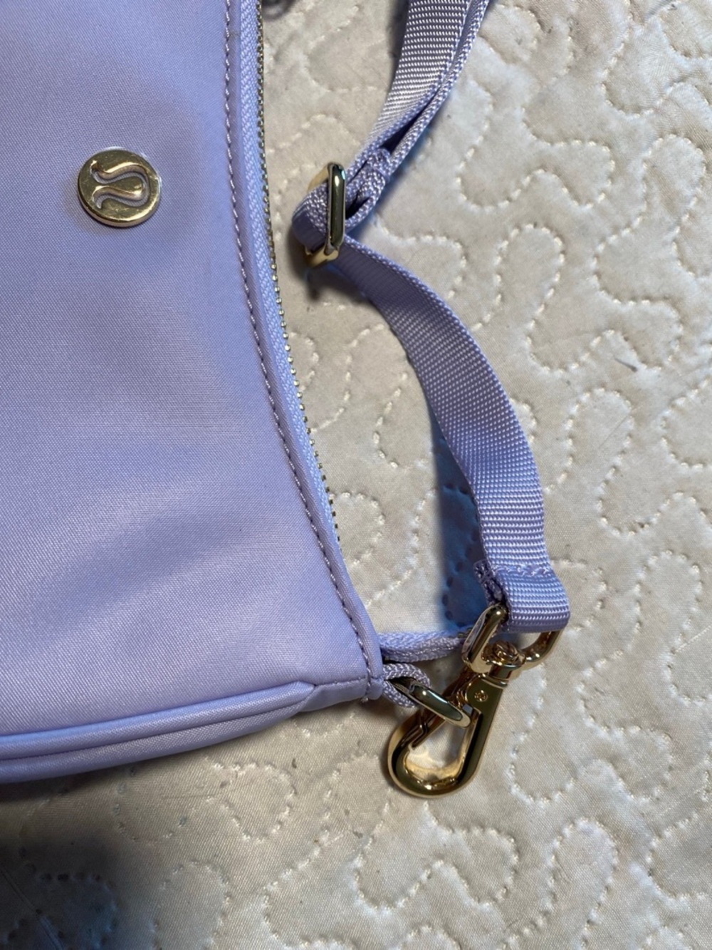 lululemon athletica Lilac Shoulder Bag with Gold Hardware - Picture 4 of 12